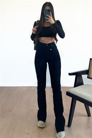 KEMERLİ SİYAH YIRTMAÇLI JEAN
