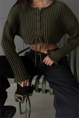 YEŞİL İP DETAYLI CROP KAZAK