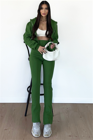 YEŞİL YIRTMAÇLI EŞOFMAN TAKIMI