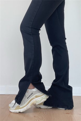 YIRTMAÇLI SİYAH JEAN