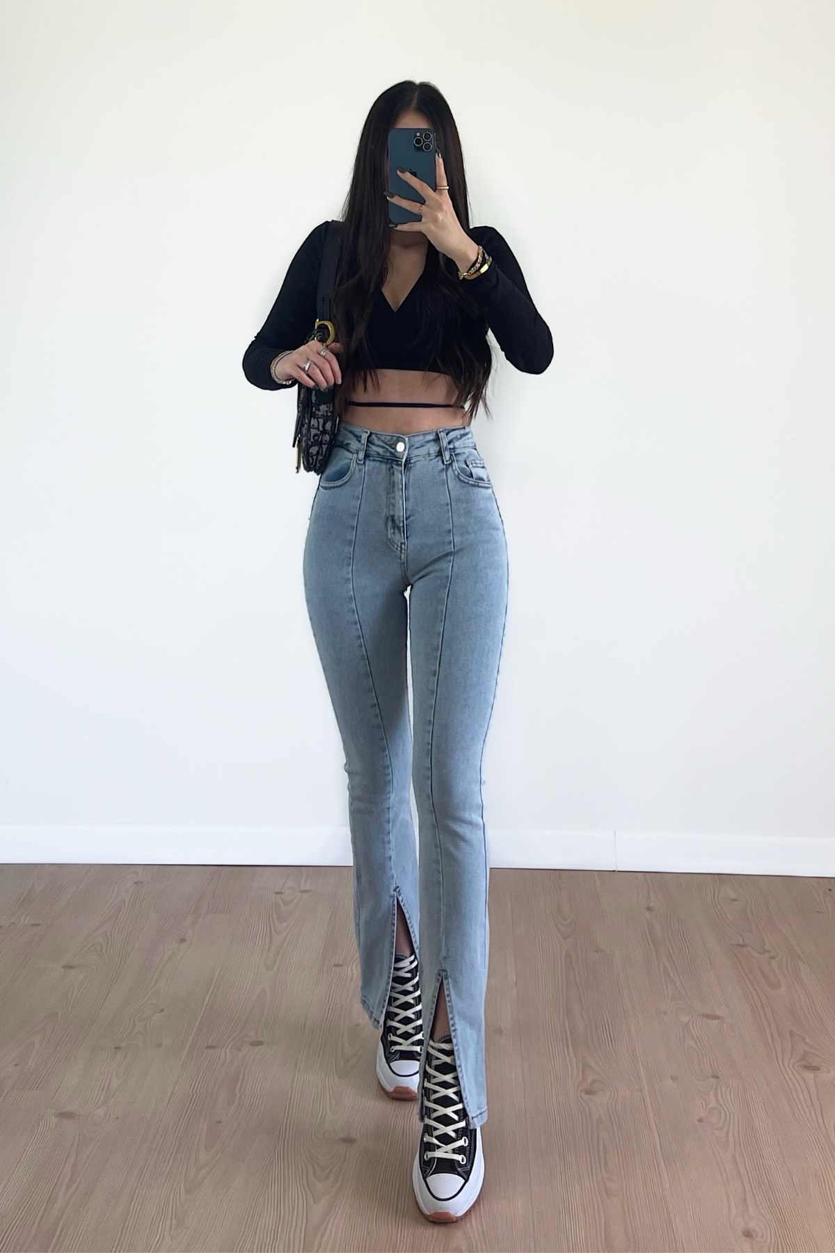 BUZ MAVİ RENK ÖNDEN YIRTMAÇLI JEAN