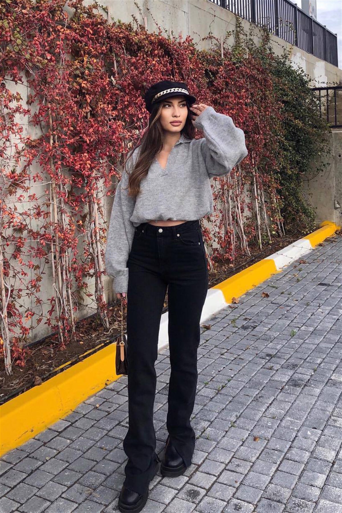 FÜME PAÇALARI YIRTMAÇ DETAYLI JEAN