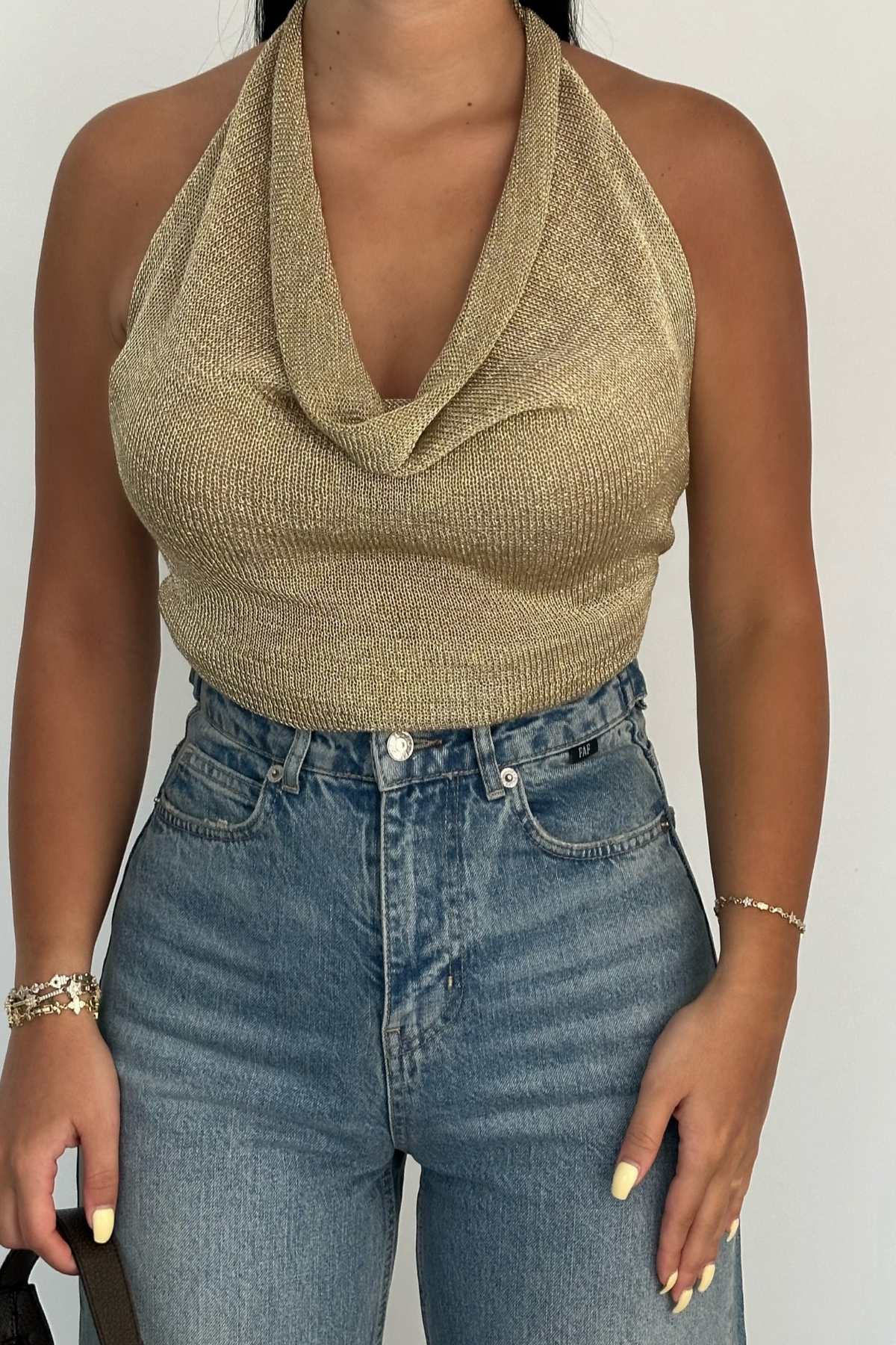 GOLD DETAYLI DEGAJE YAKA BLUZ