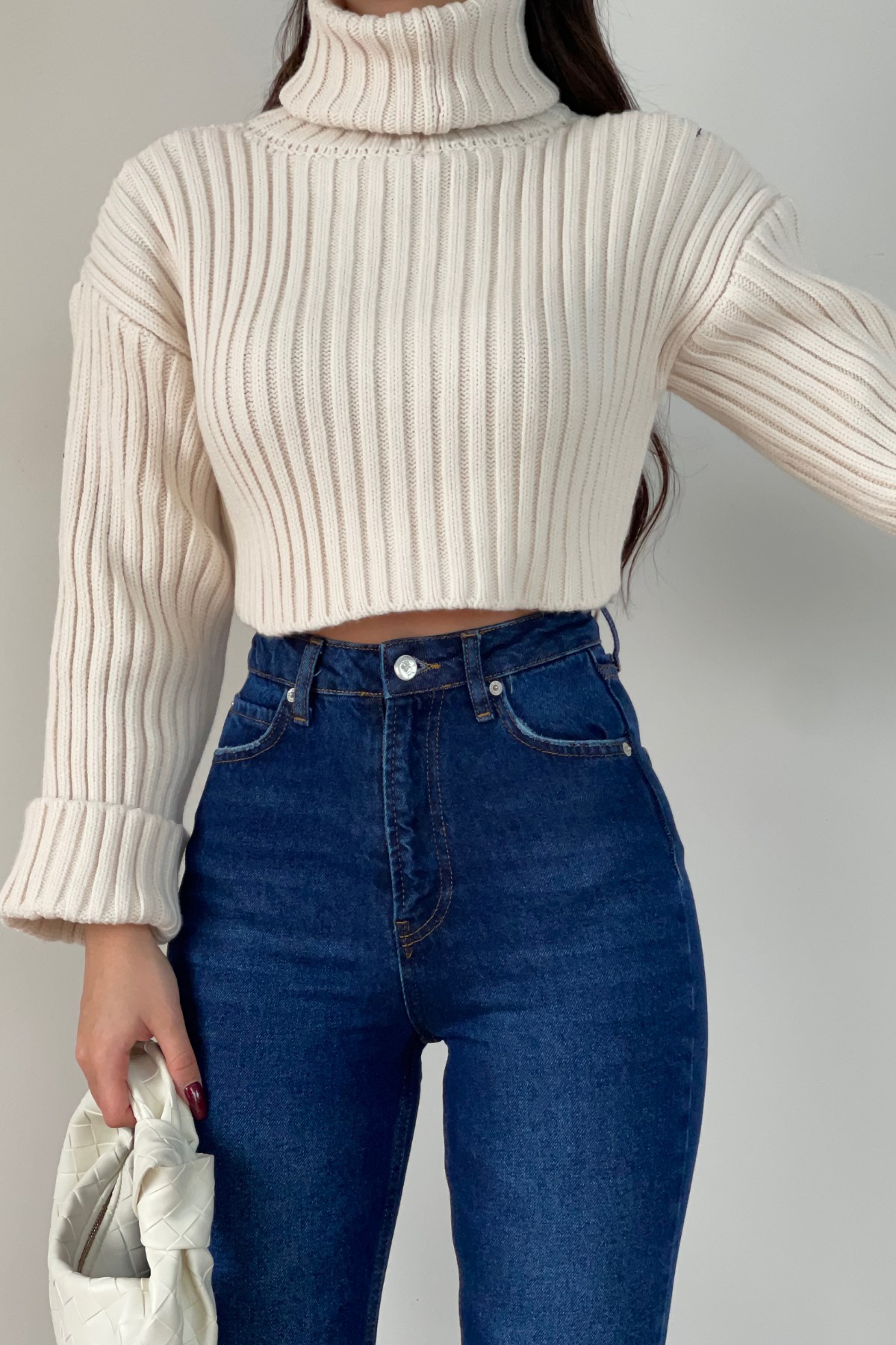 KREM BOĞAZLI CROP KAZAK