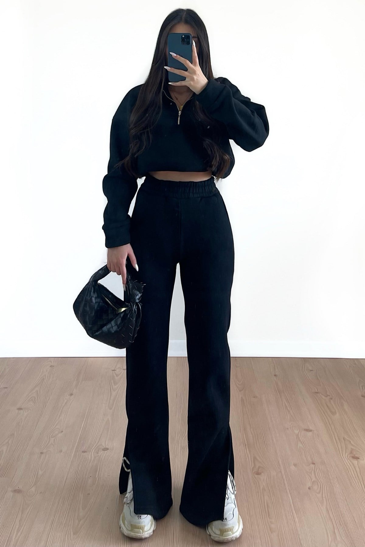 SİYAH YIRTMAÇLI TAKIM