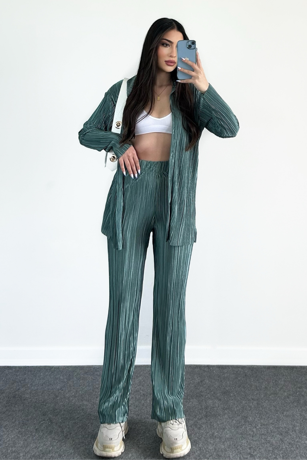 YEŞİL PİLİSELİ TAKIM