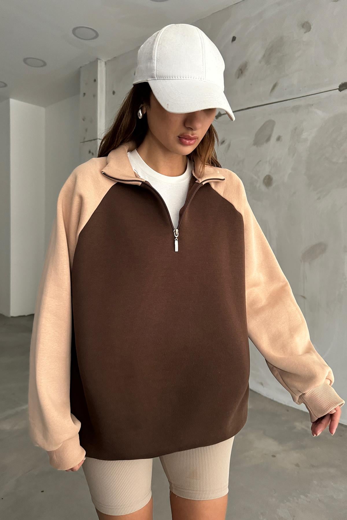 Kahve Kolları Krem Fermuarlı Polo Yaka Sweat