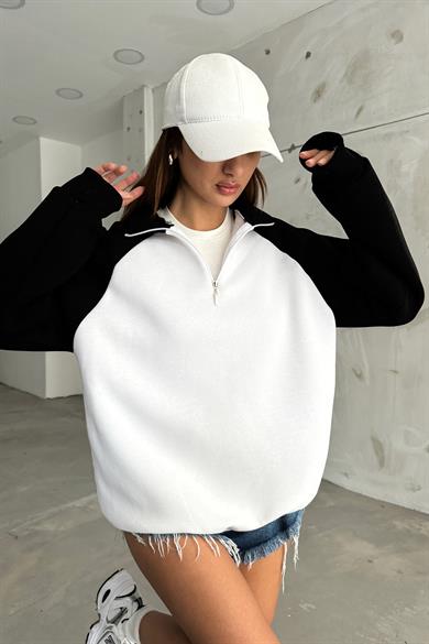Beyaz Kolları Siyah Fermuarlı Polo Yaka Sweat
