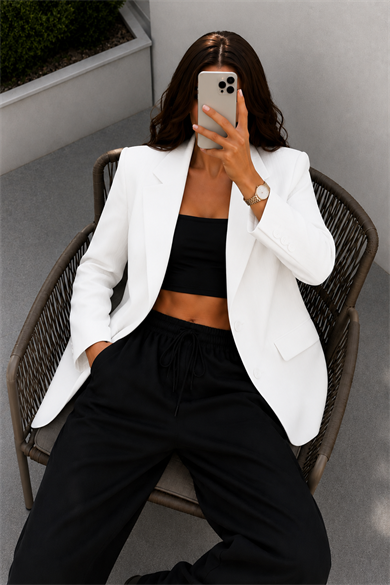 Beyaz Lazer Kesim Oversize Blazer Ceket