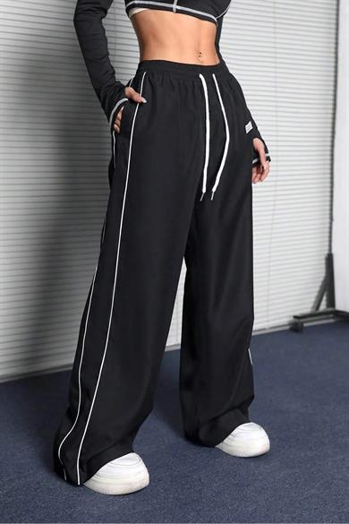 Kadın Siyah Etiketli ve Biyeli Eşofman Altı