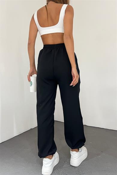 Siyah Beyaz Detaylı Garnili Bol Paça Eşofman Altı