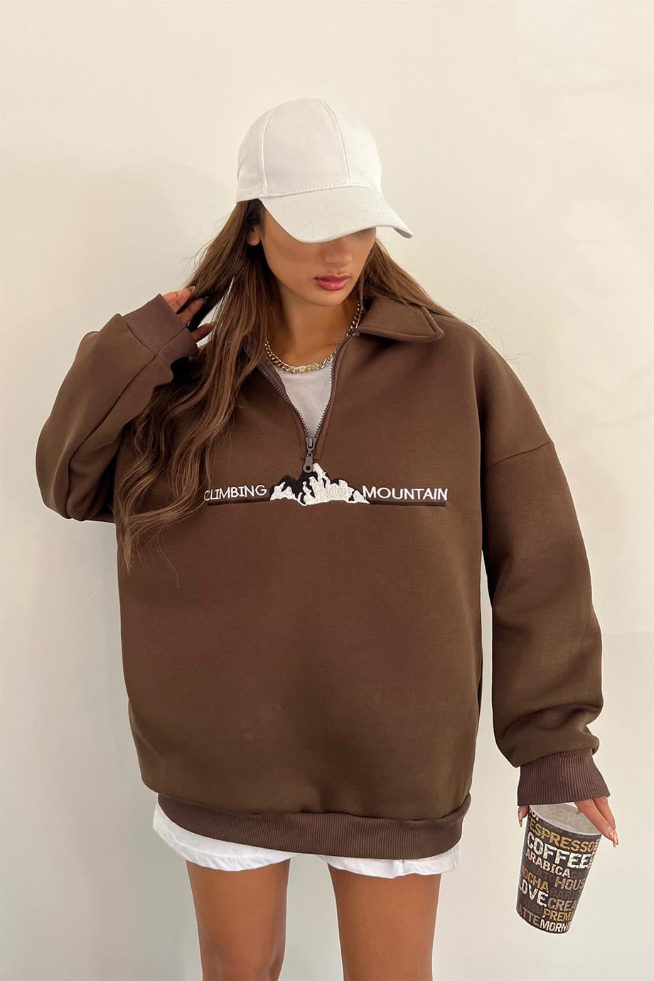 Kahve Climbing Mountain Baskılı Fermuarlı Polo Yaka 3 İplik Şardonlu Sweat