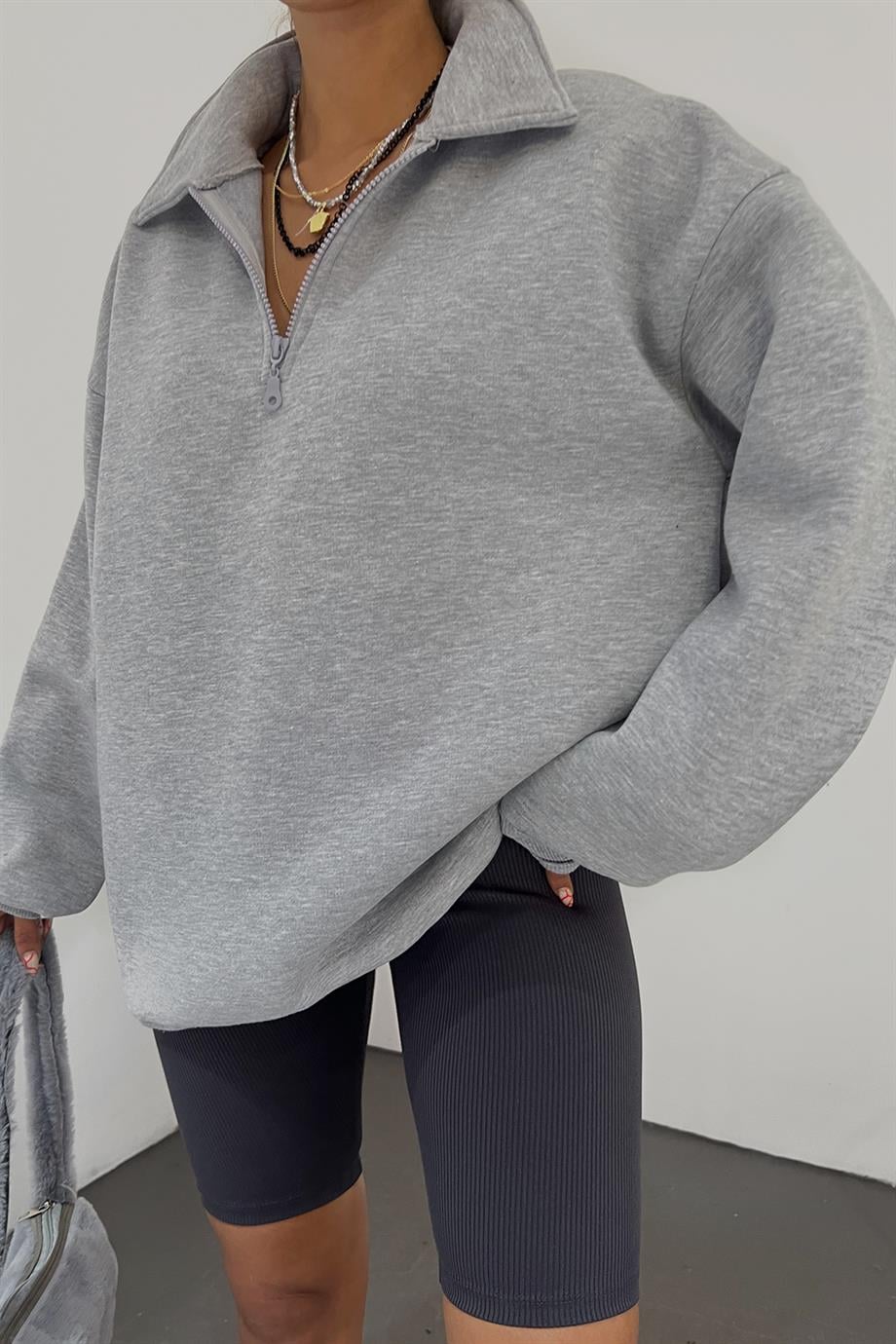 Gri Fermuarlı Polo Yaka Sweat