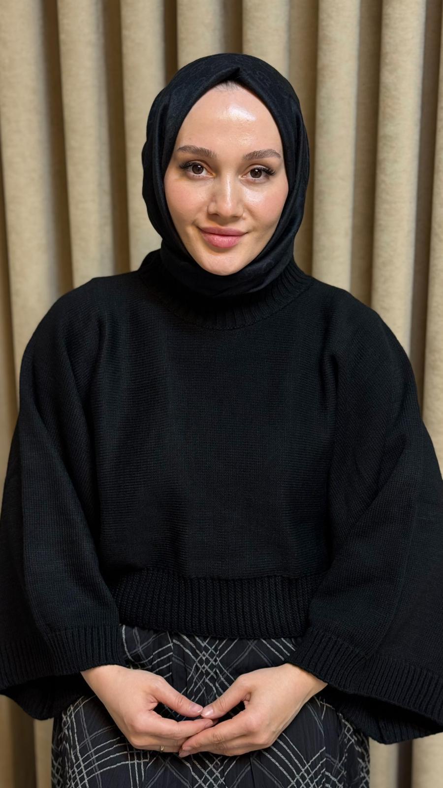 Mona Kazak-Siyah