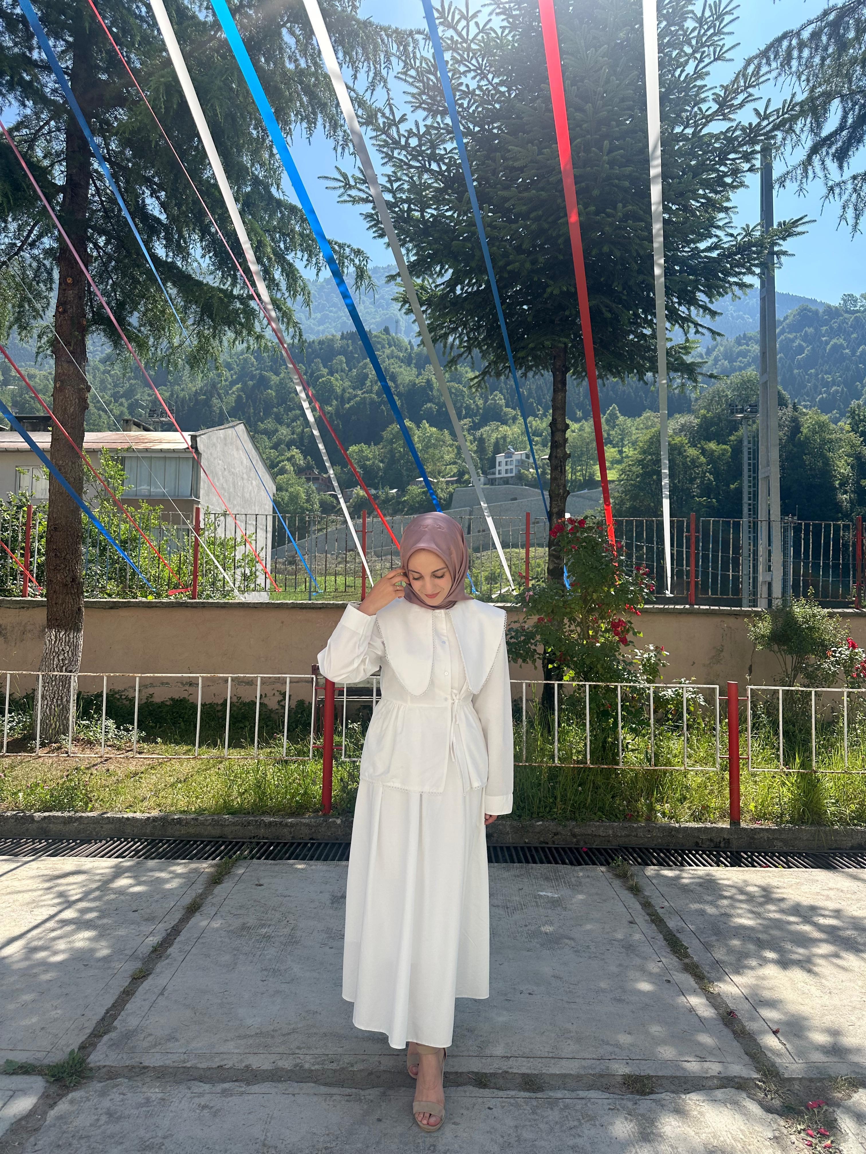 Yakalı Etekli Takım Beyaz