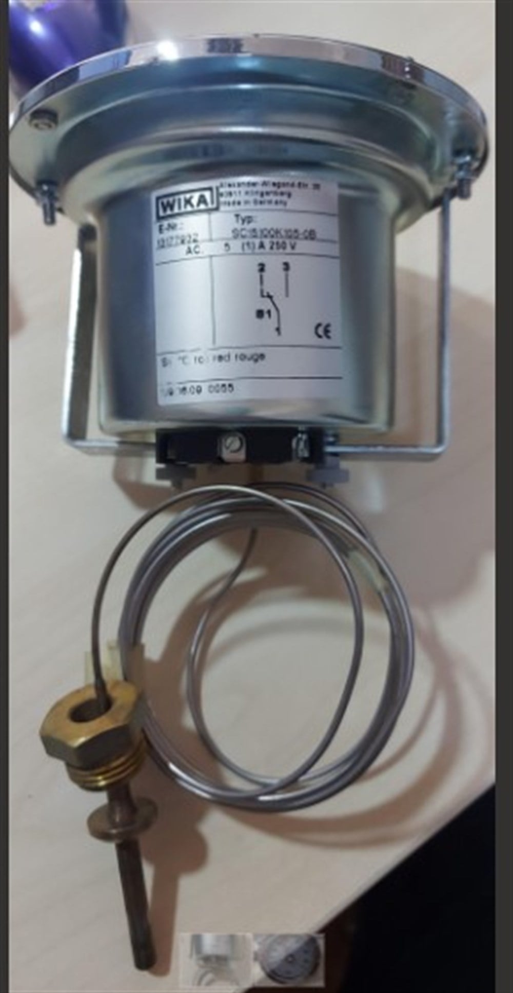 Wika SC15100K105-0B Kontaklı Termometre