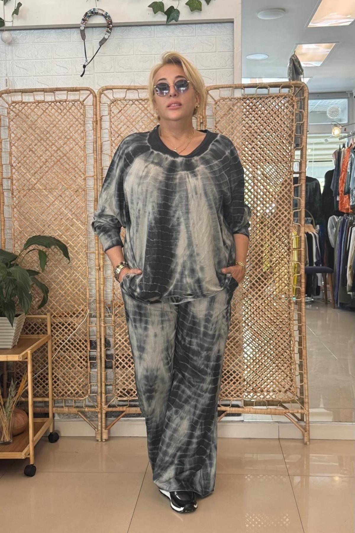 Batik Desen Takım Krem Desenli