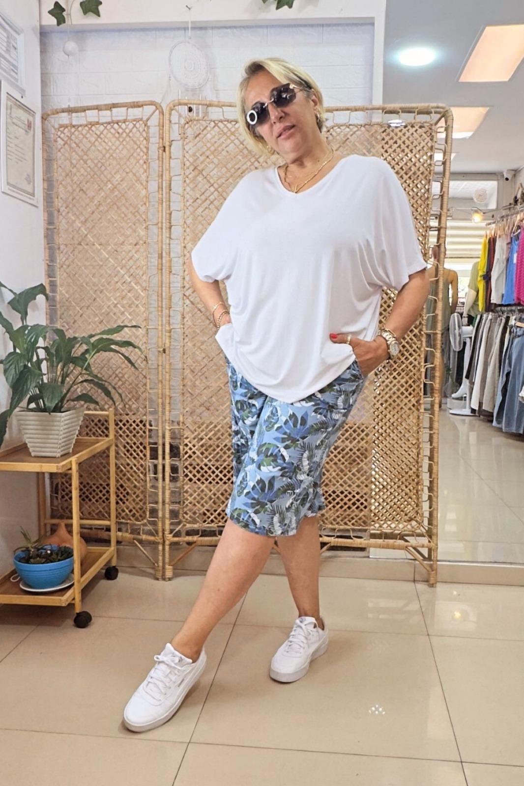 Yanları Cepli, Bel Lastikli, Çiçekli Şort Mavi