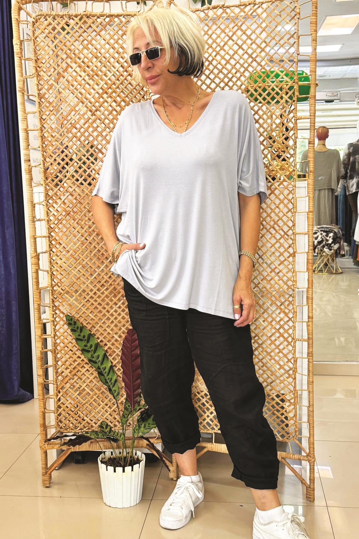 V Yaka Basic Bluz Beyaz