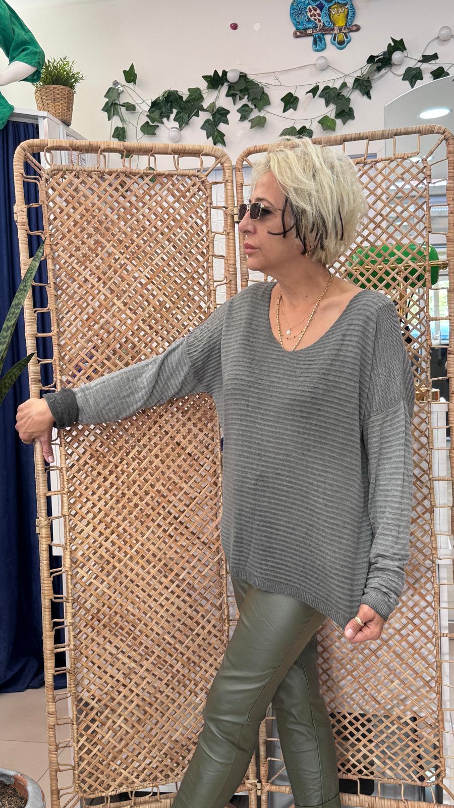 V Yaka İtalyan Kazak Gri