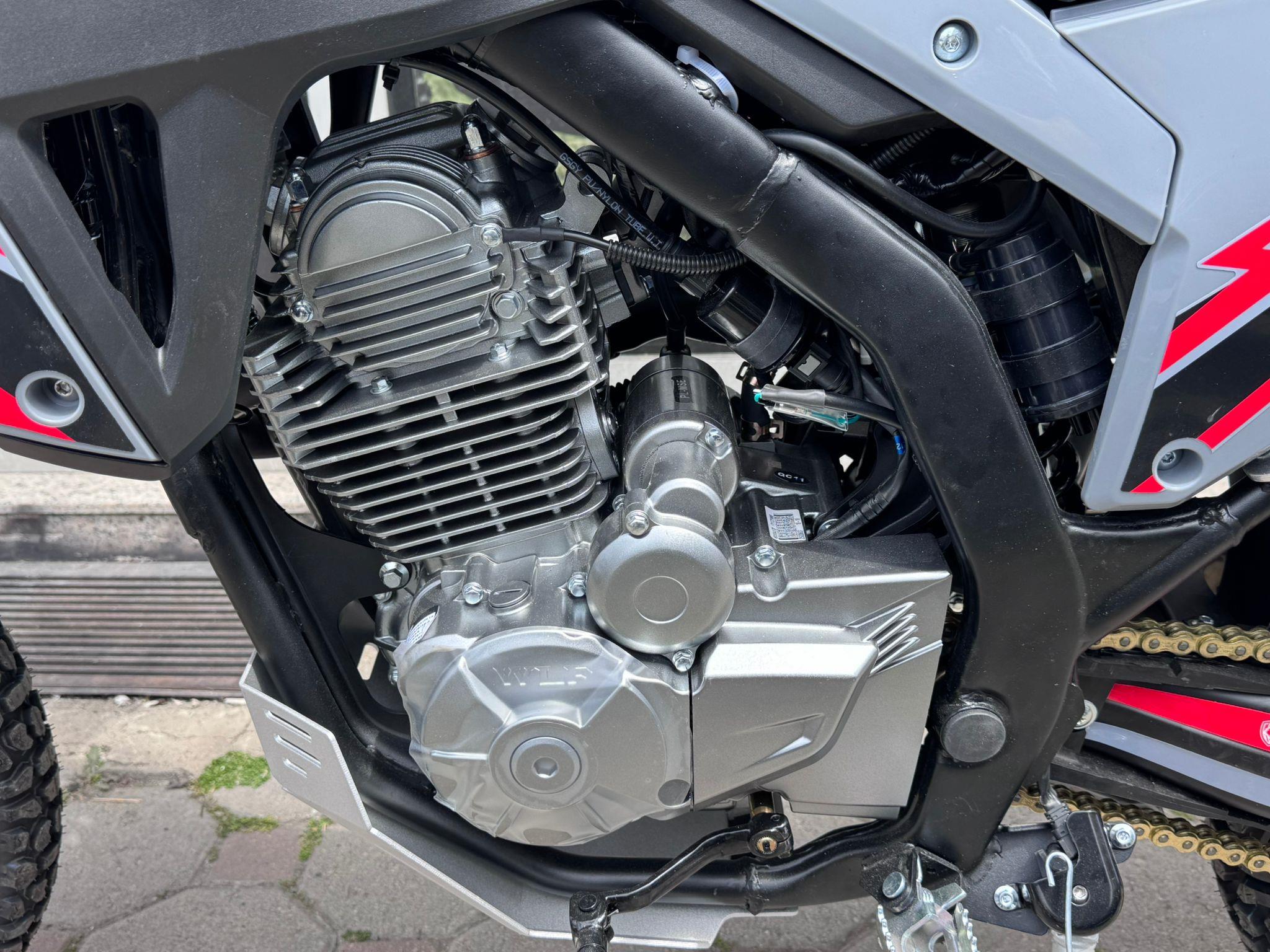 WLF-Toros 250X Plakalı Enduro Motosiklet