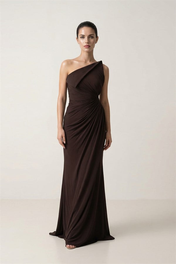 Kahverengi Yaka Ve Bel Detaylı Tam Kalıp Yırtmaçlı Maksi Boy Abiye Elbise