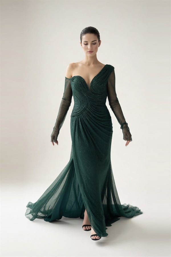 Zümrüt Omuz Bel Yaka Detaylı Tam Kalıp Maksi Boy Abiye Elbise