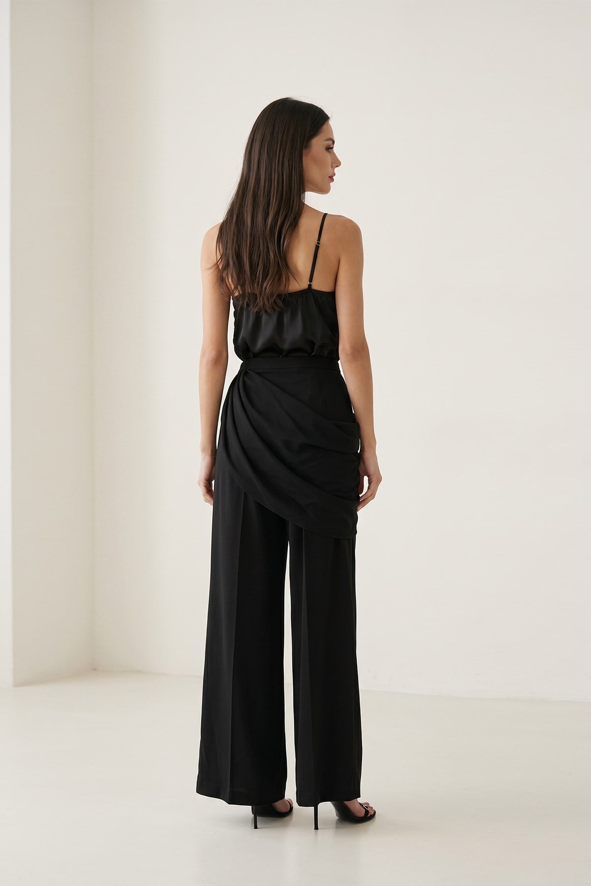 Siyah Tül Drape Detaylı, Yüksek Bel Geniş Paça Pantolon · 4