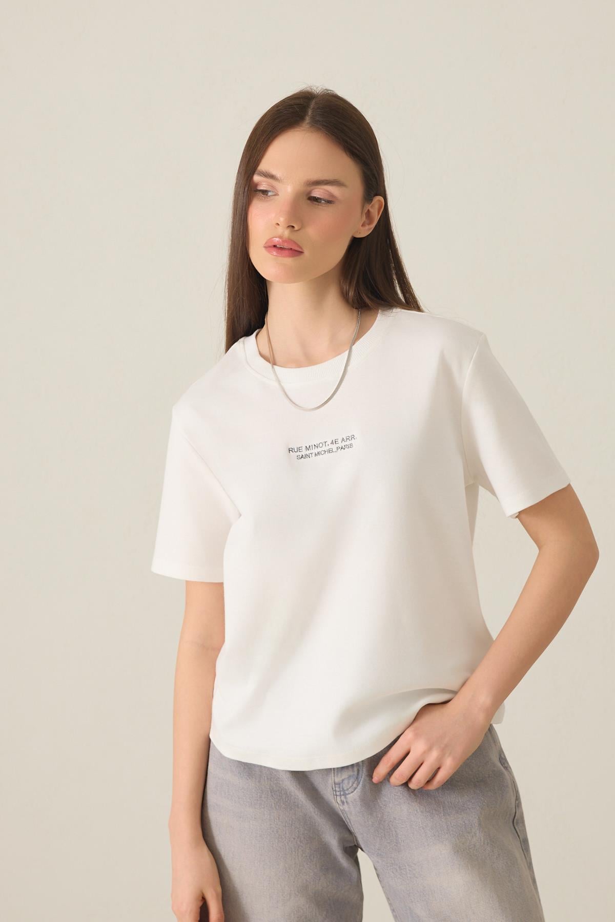 Ekru Amia&Co Marka %100 Pamuklu Nakış Detaylı Kısa Kollu T-Shirt