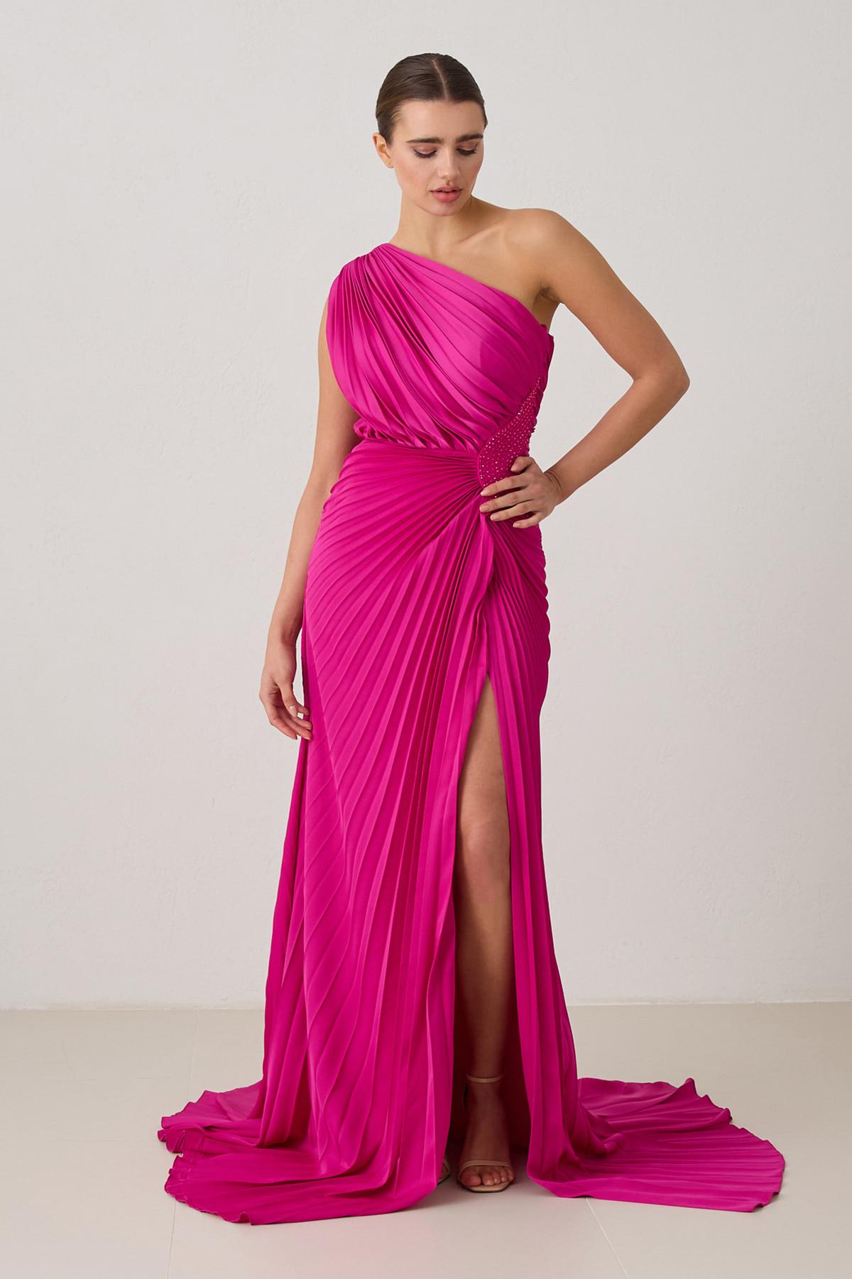 Tek Omuz Zincir Askılı Drapeli Uzun Abiye Elbise