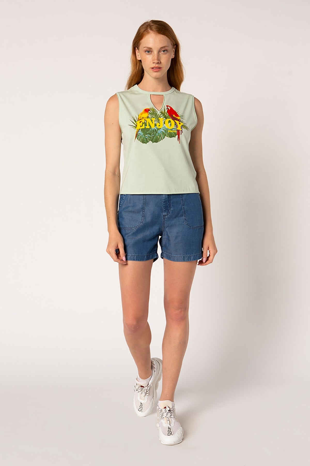 VİGOSS BASKILI SIFIR KOL KADIN T-SHIRT 11921-03370