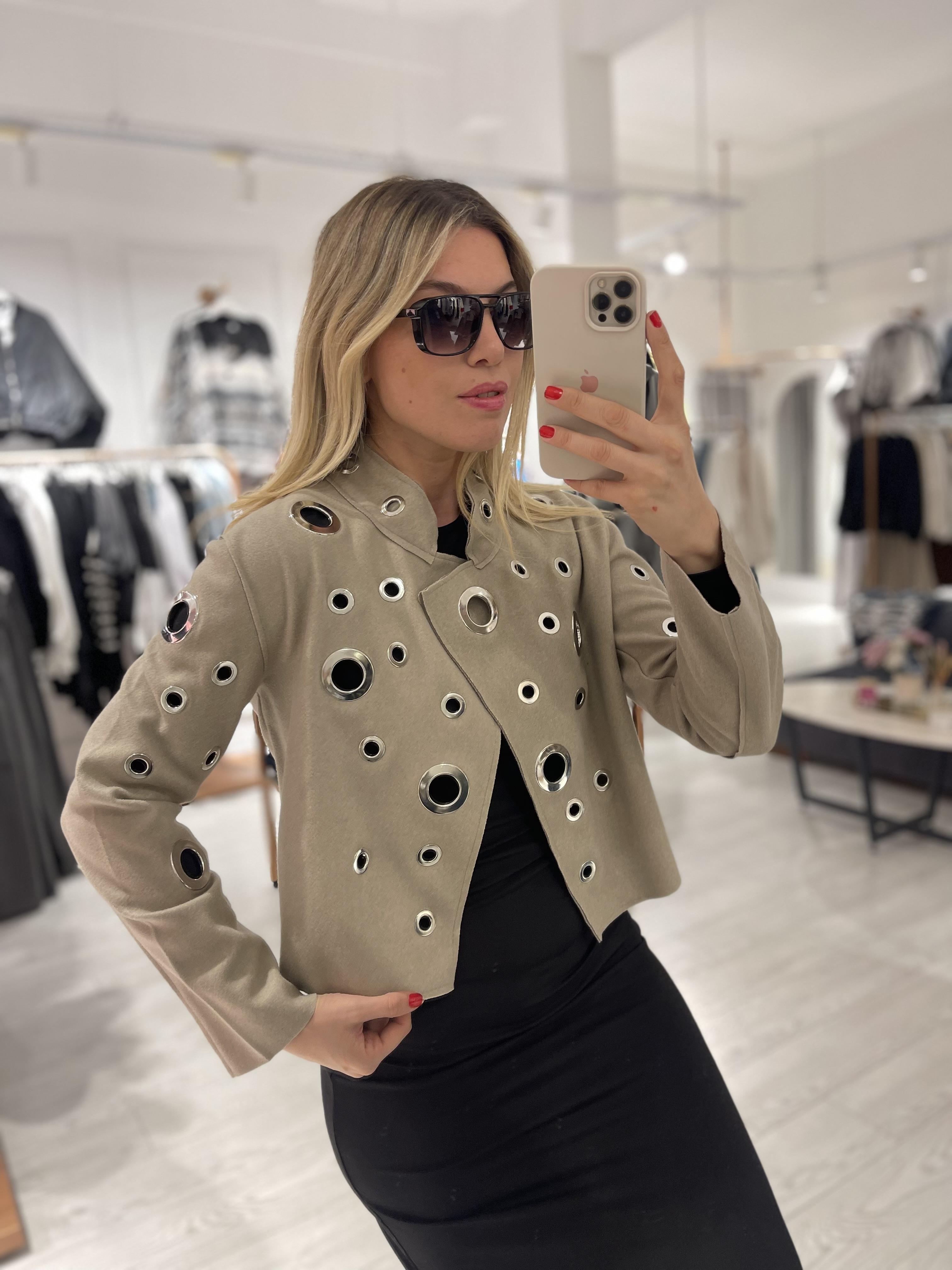 Bej Kuşgözlü Ceket