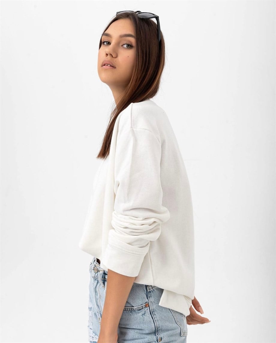 Beyaz Basic Sweatshirt