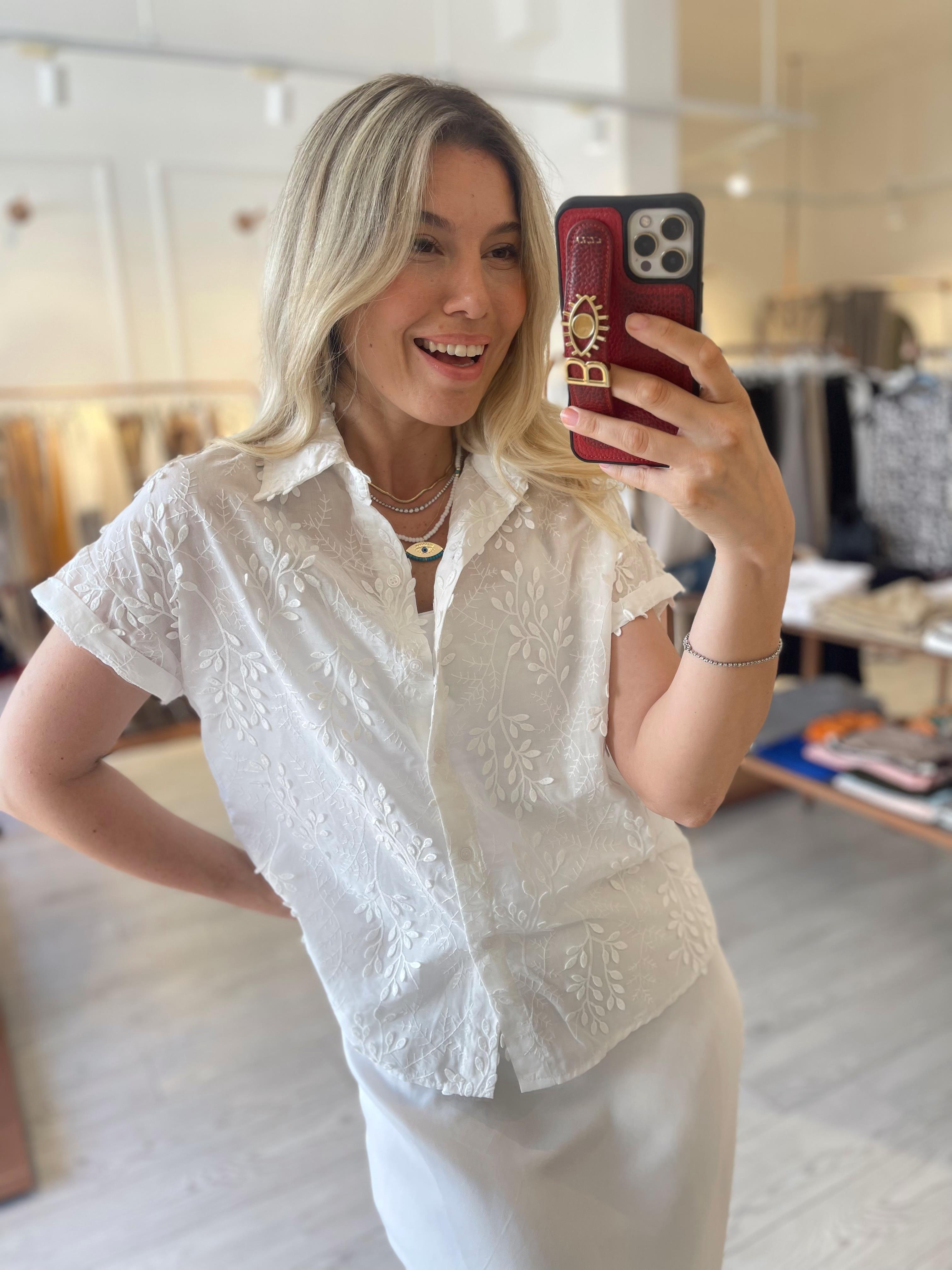 Beyaz Dantelli Gömlek