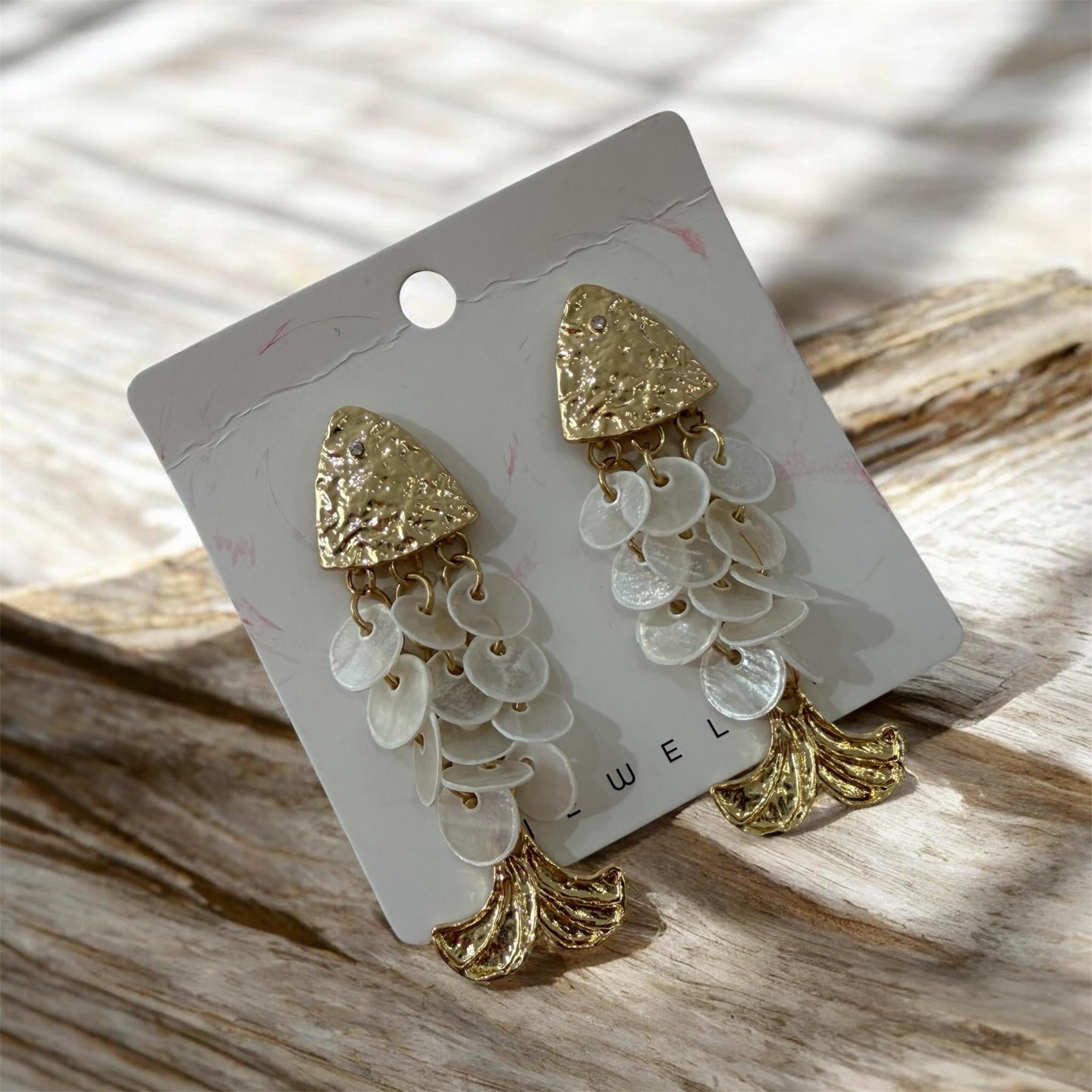 Gold Beyaz Pullu Balık  Küpe 