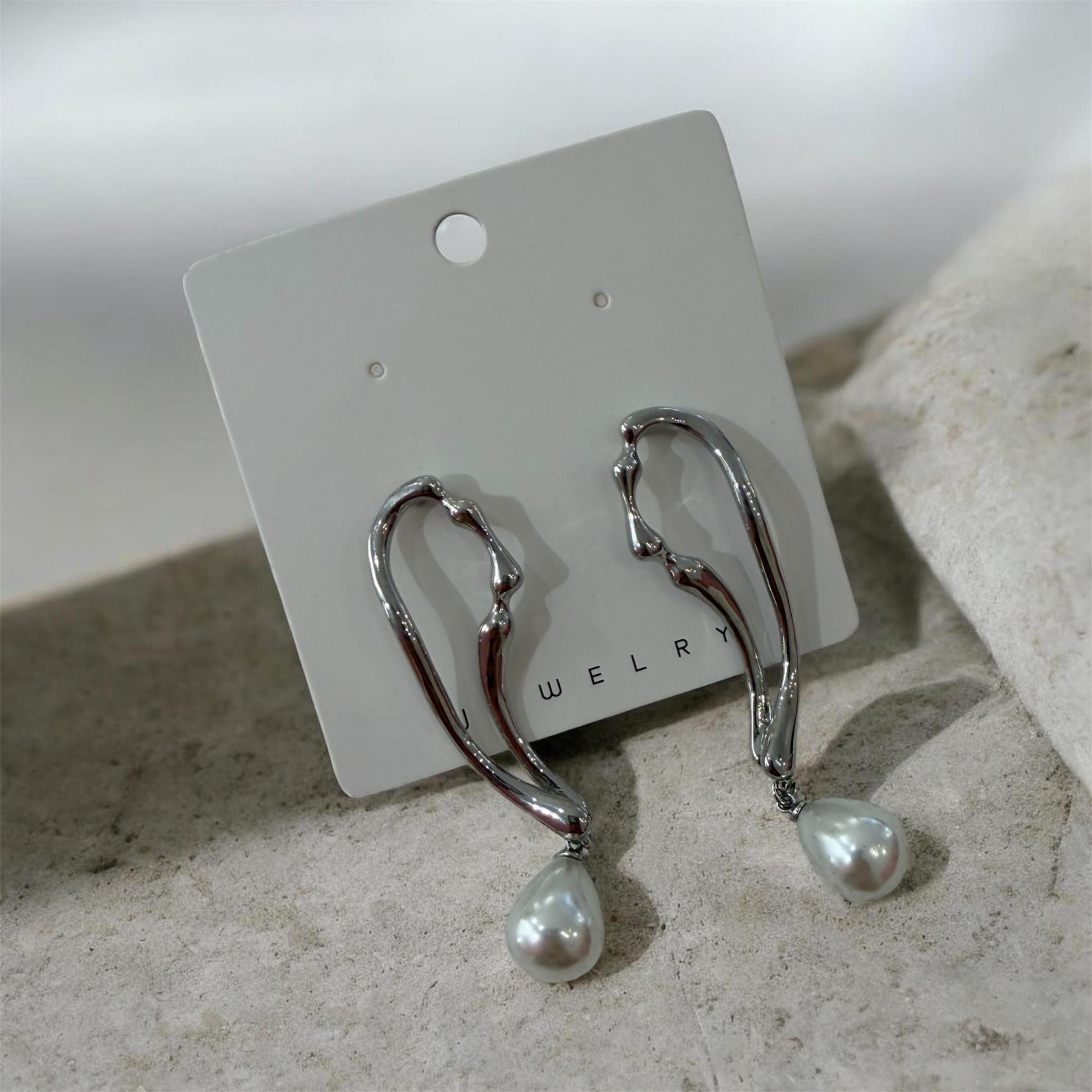 Silver İncili Sallantılı Küpe