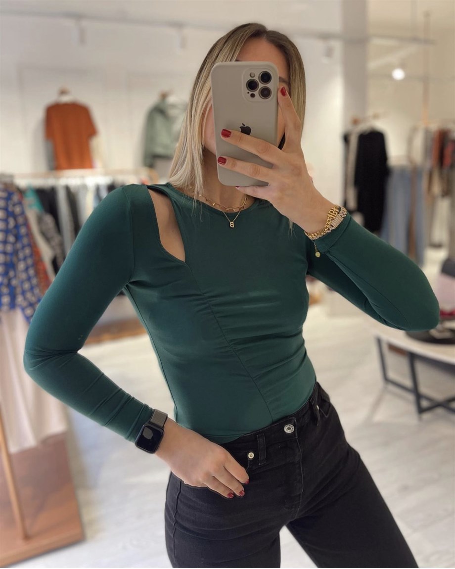 Yeşil Pencere Detaylı Bluz