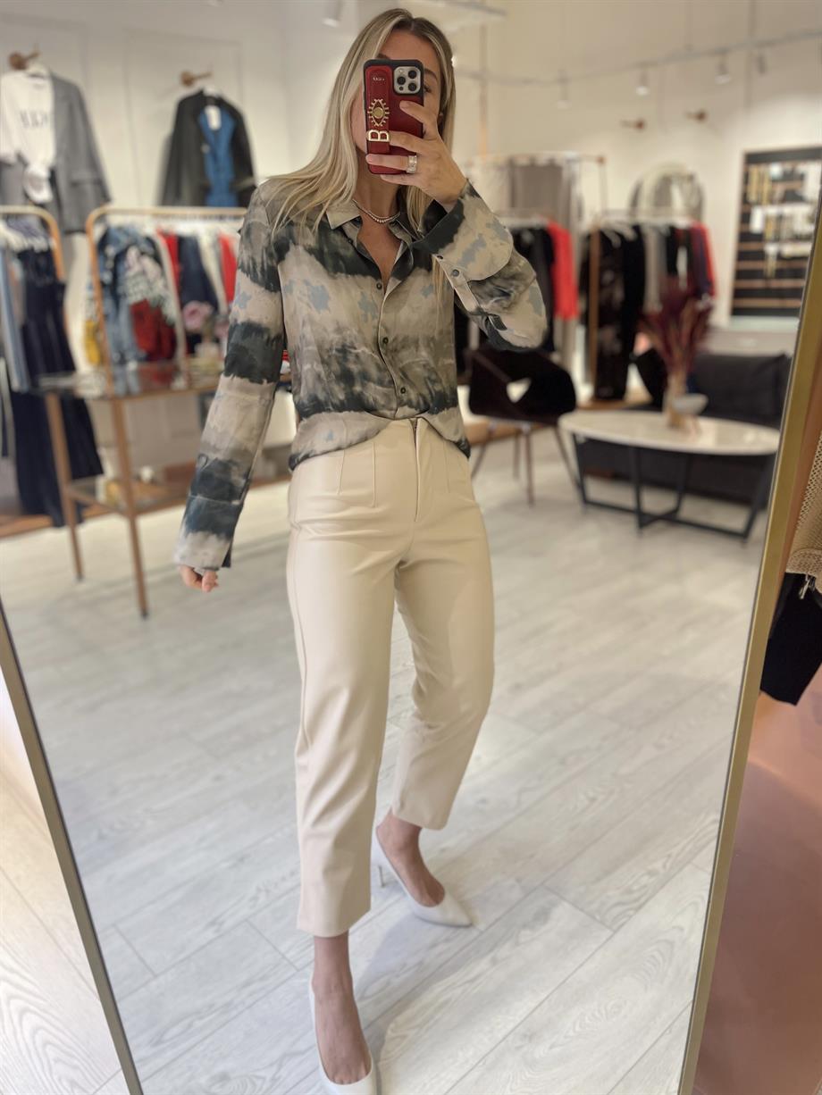  Bej Çift Pensli Suni Deri Pantolon