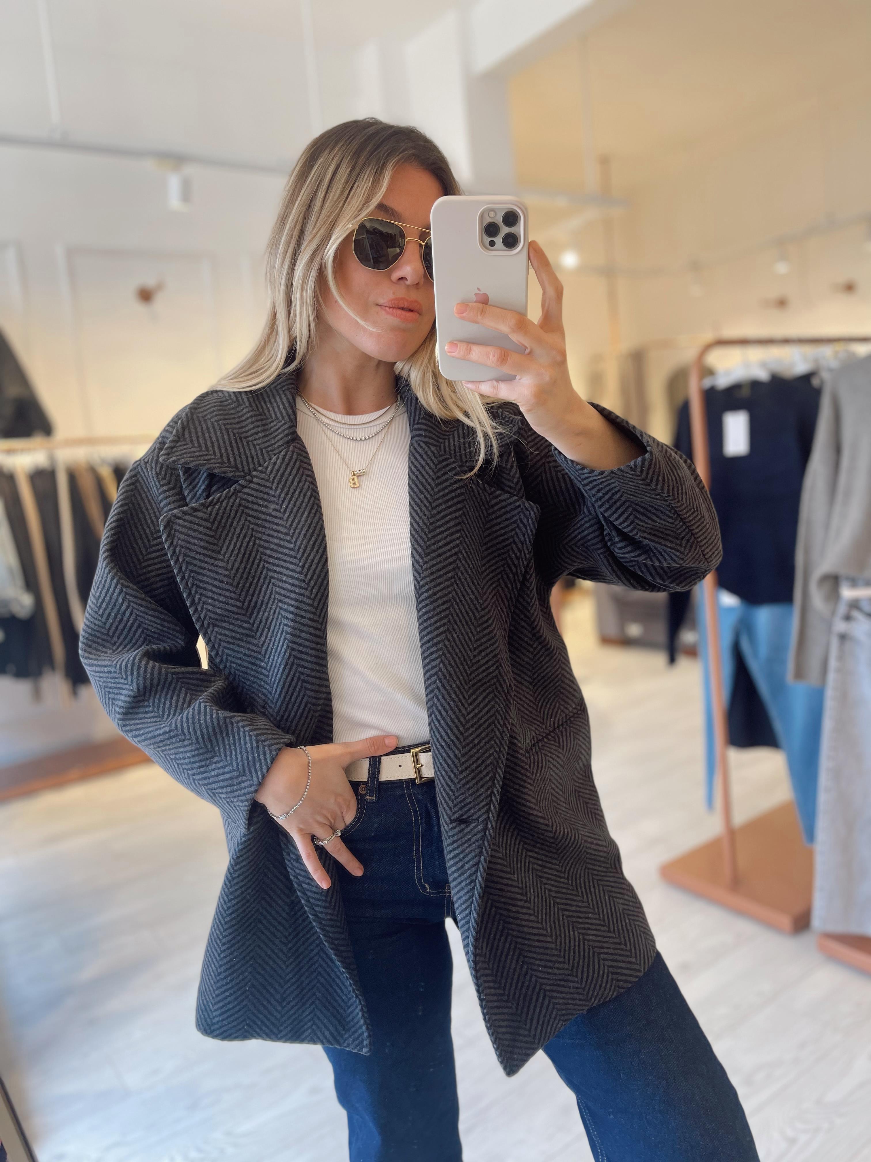 Antrasit Siyah Balıksırtı Oversize Kaban