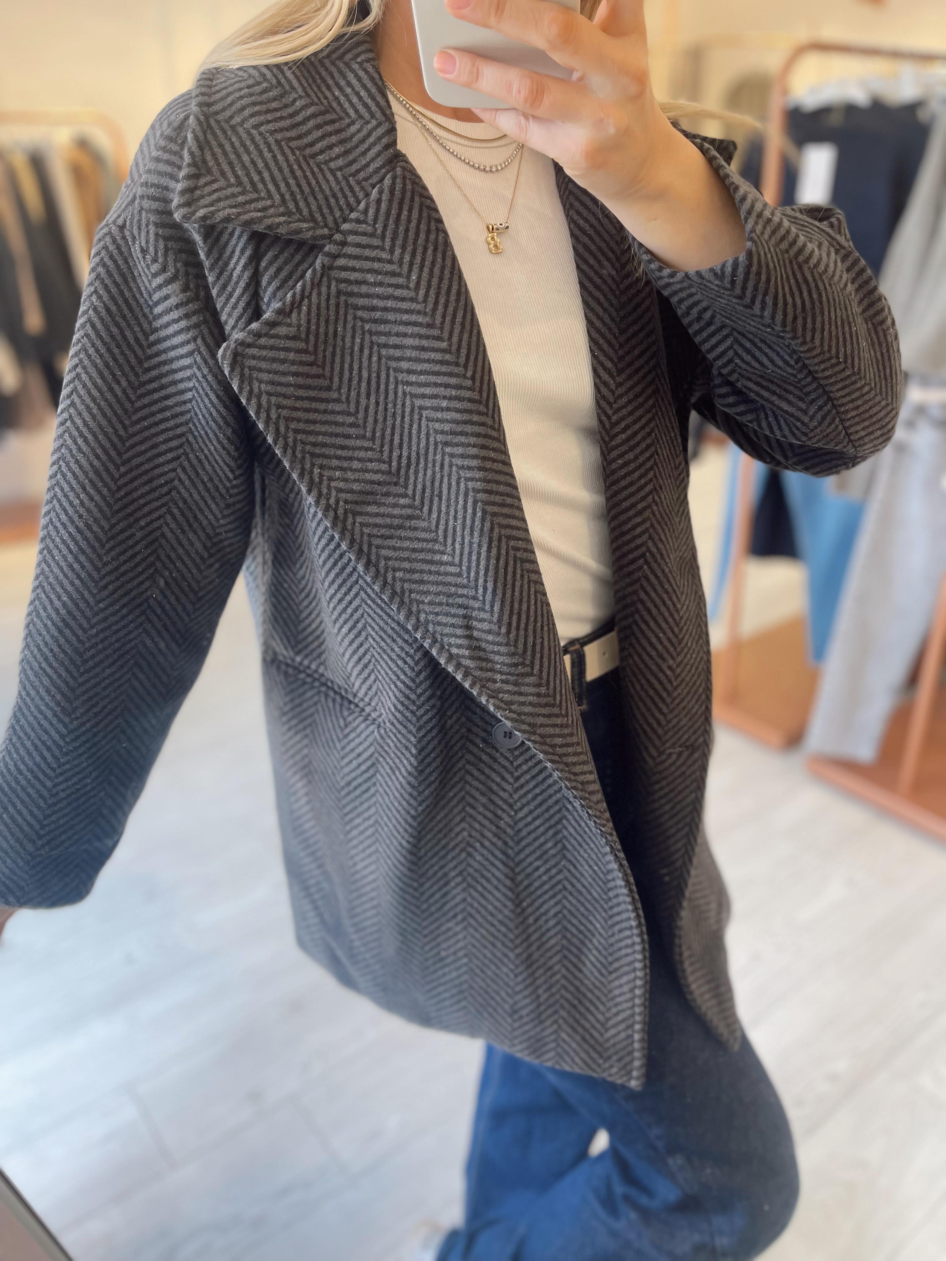 Antrasit Siyah Balıksırtı Oversize Kaban · 7