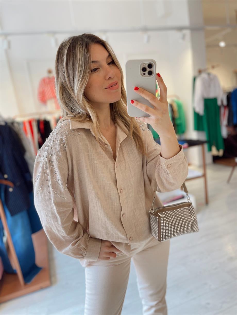 Bej Omuzları Taşlı Gömlek