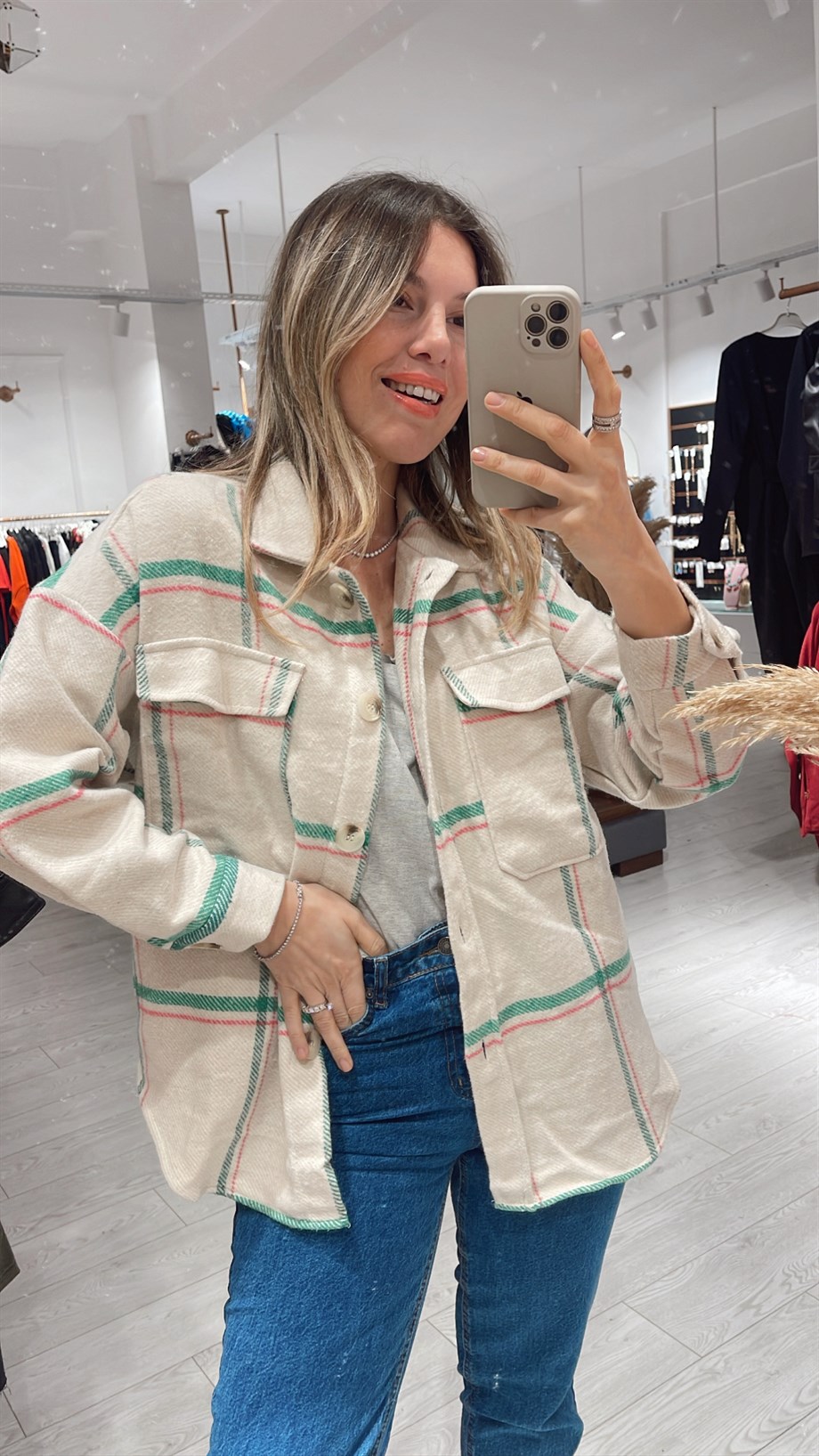 Bej Yumoş Çift Cepli Gömlek