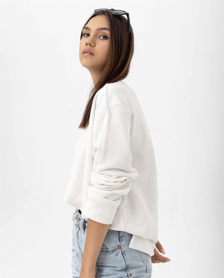Beyaz Basic Sweatshirt