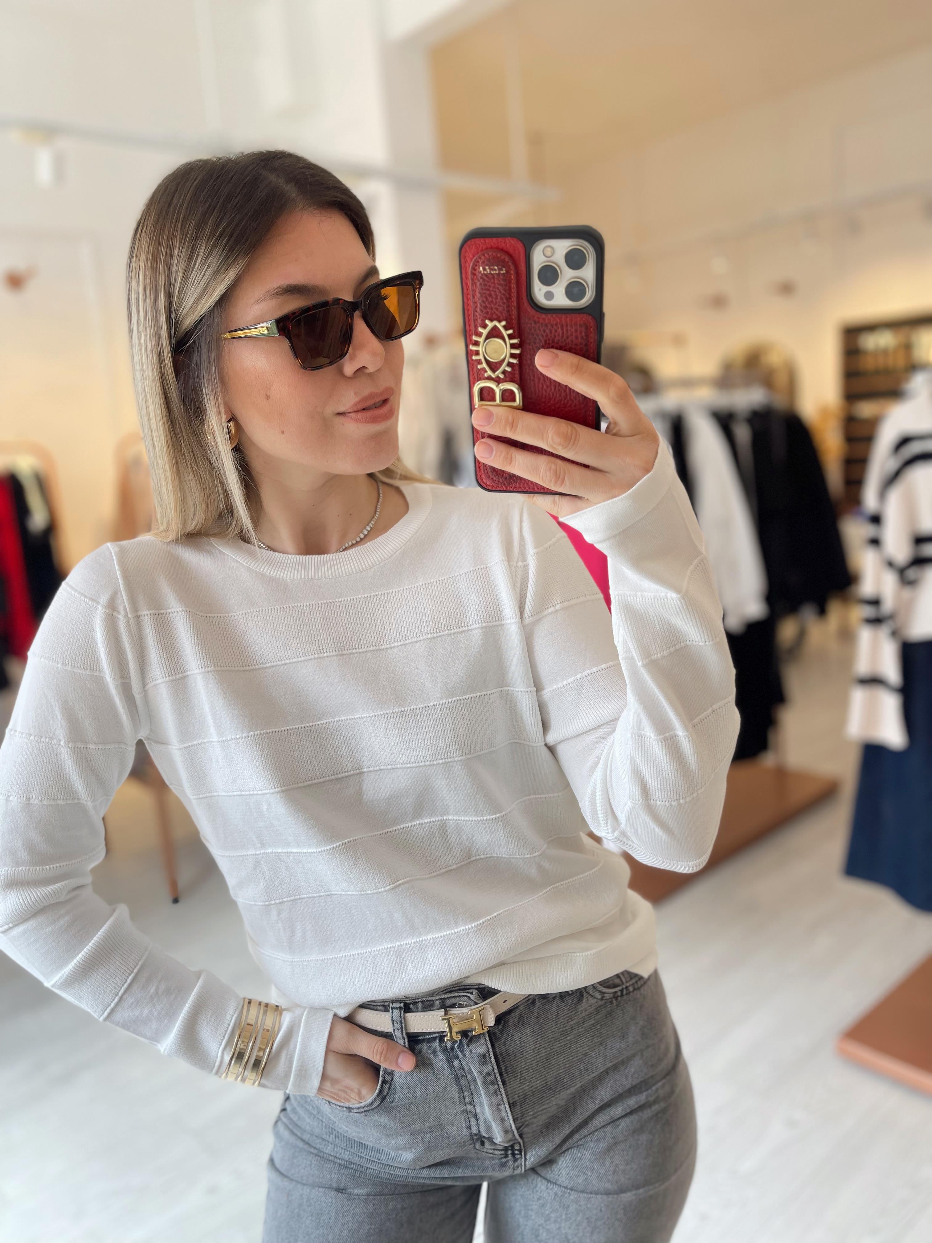 Beyaz Dokulu Bisiklet Yaka Triko 