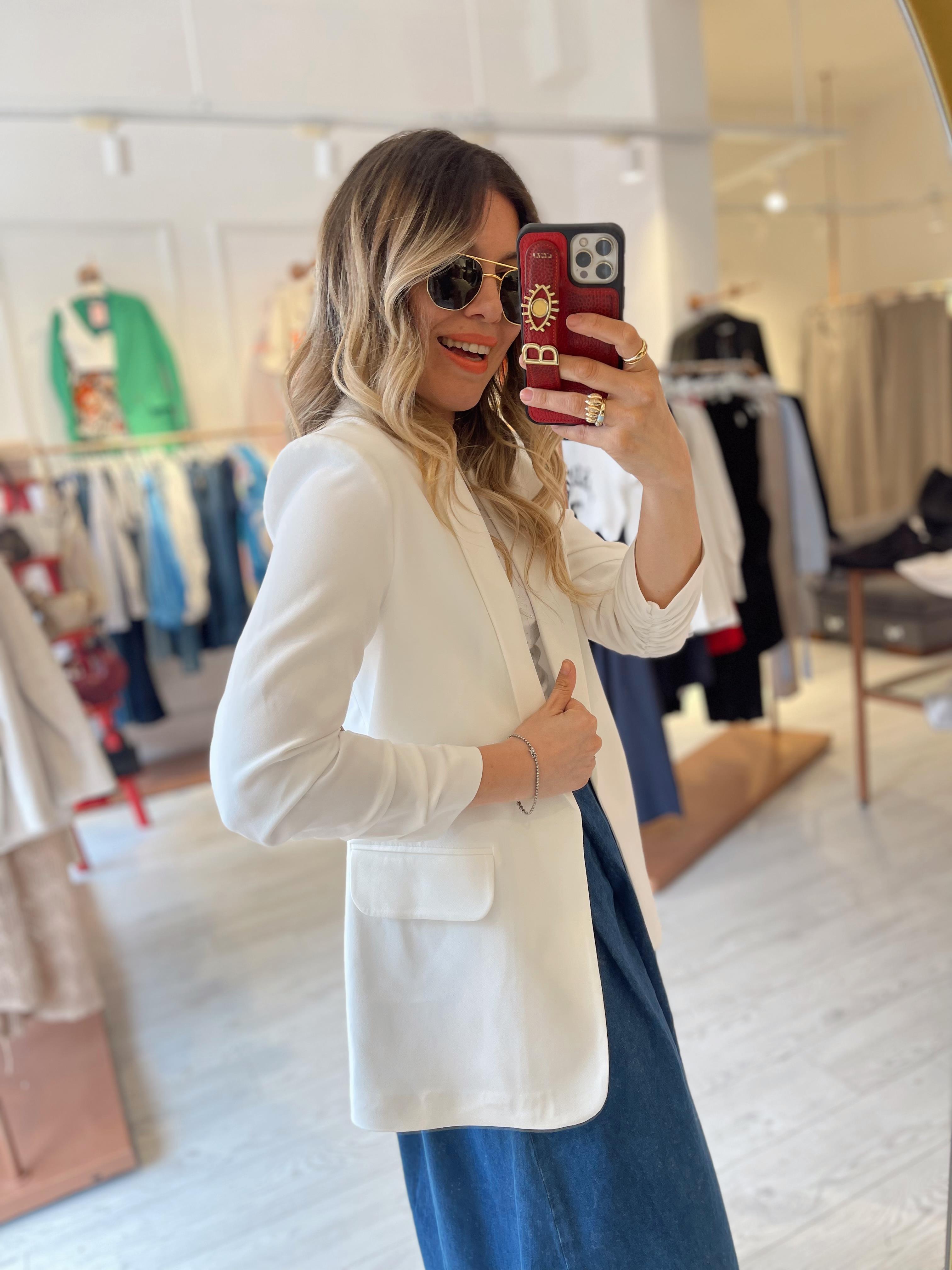 Beyaz Kolları Büzgülü Blazer · 3