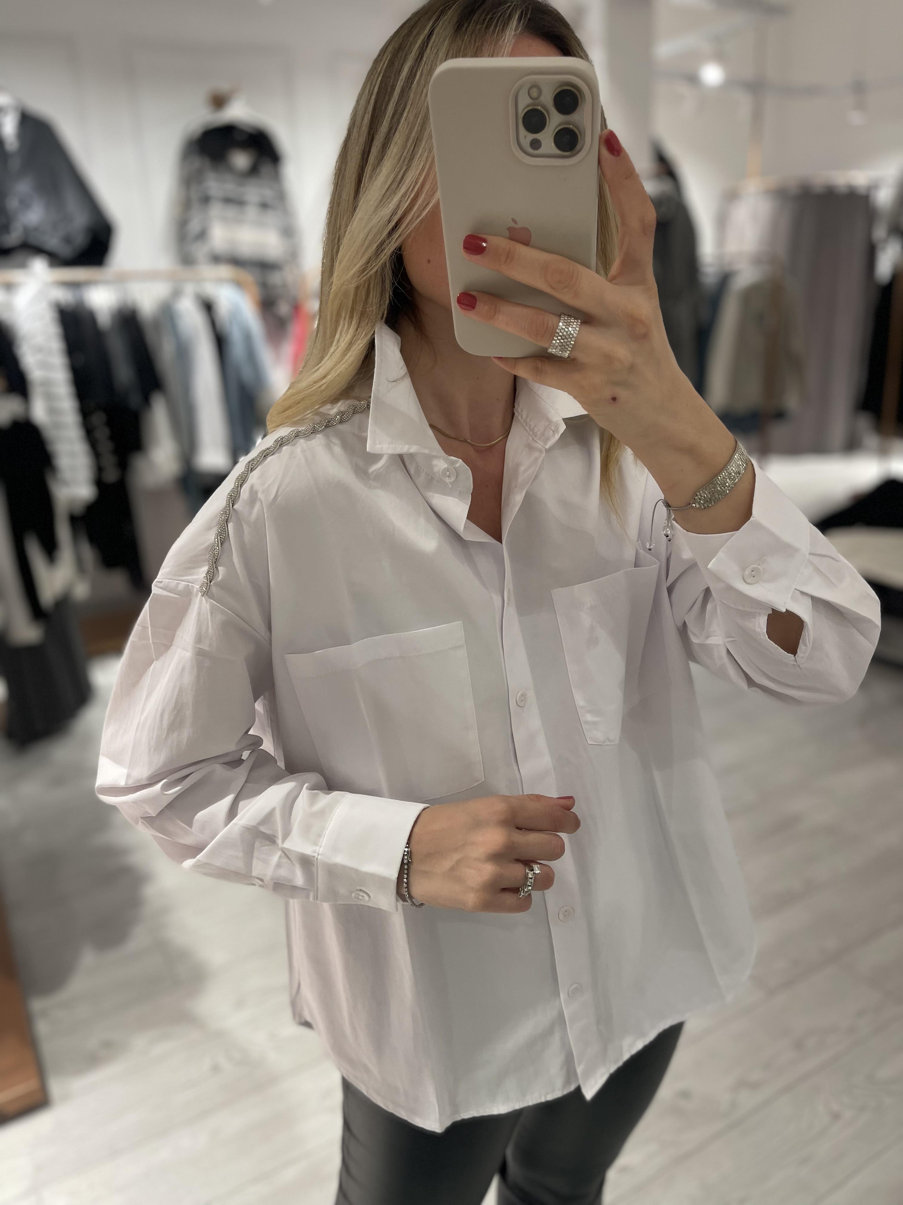 Beyaz Omuz Detaylı Poplin Gömlek · 6