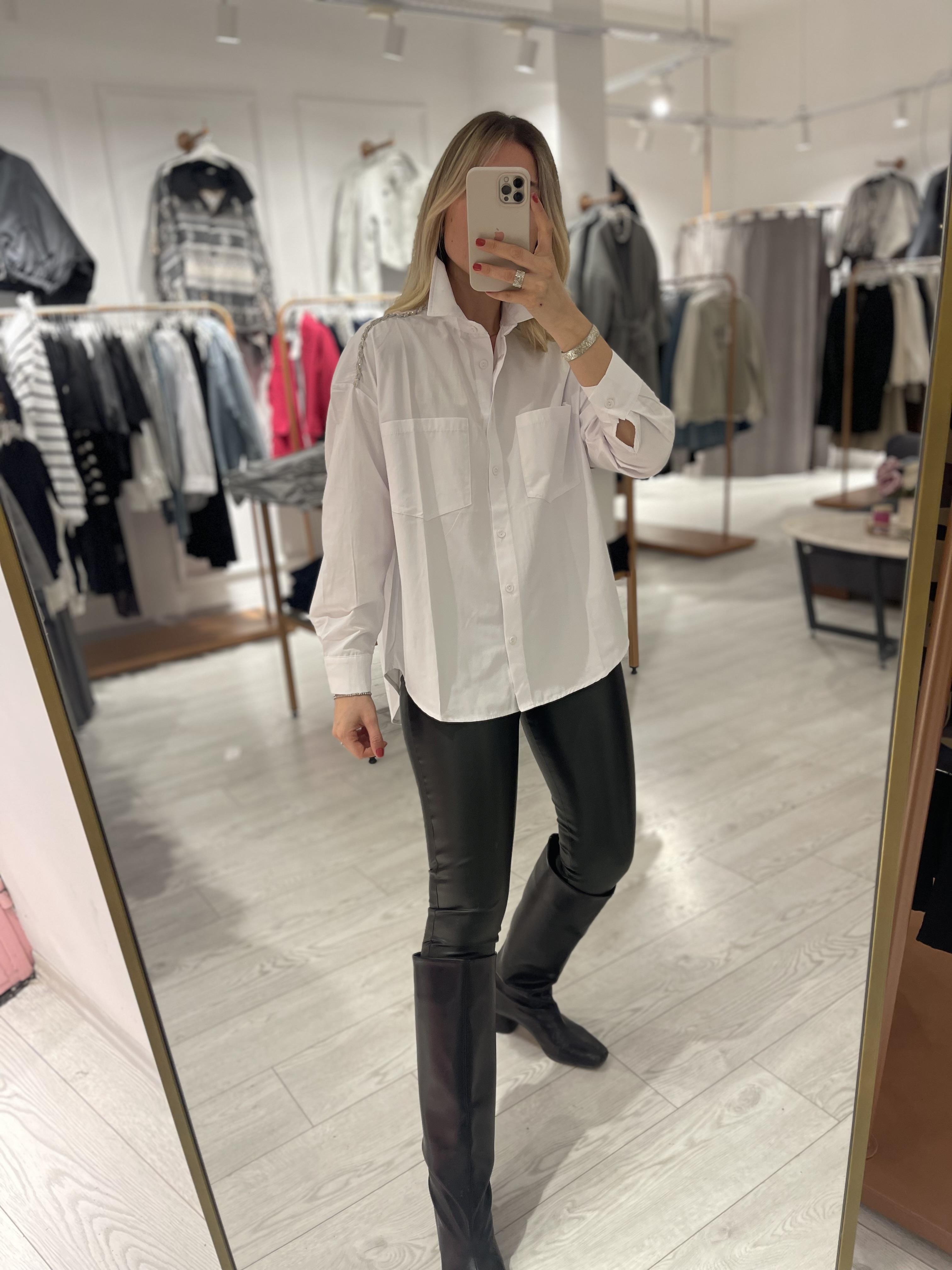 Beyaz Omuz Detaylı Poplin Gömlek · 4