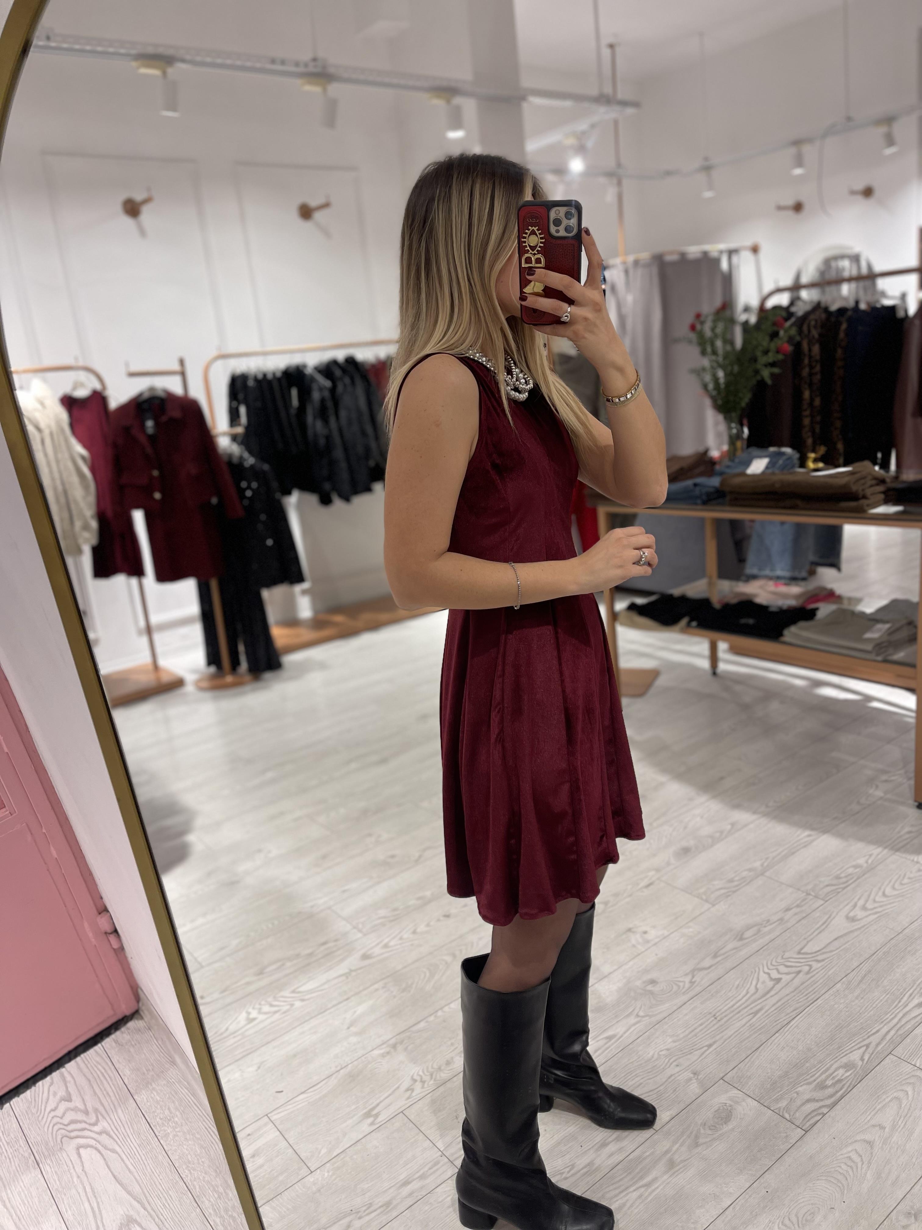 Bordo Volanlı Sıfır Kol Kadife Elbise · 7