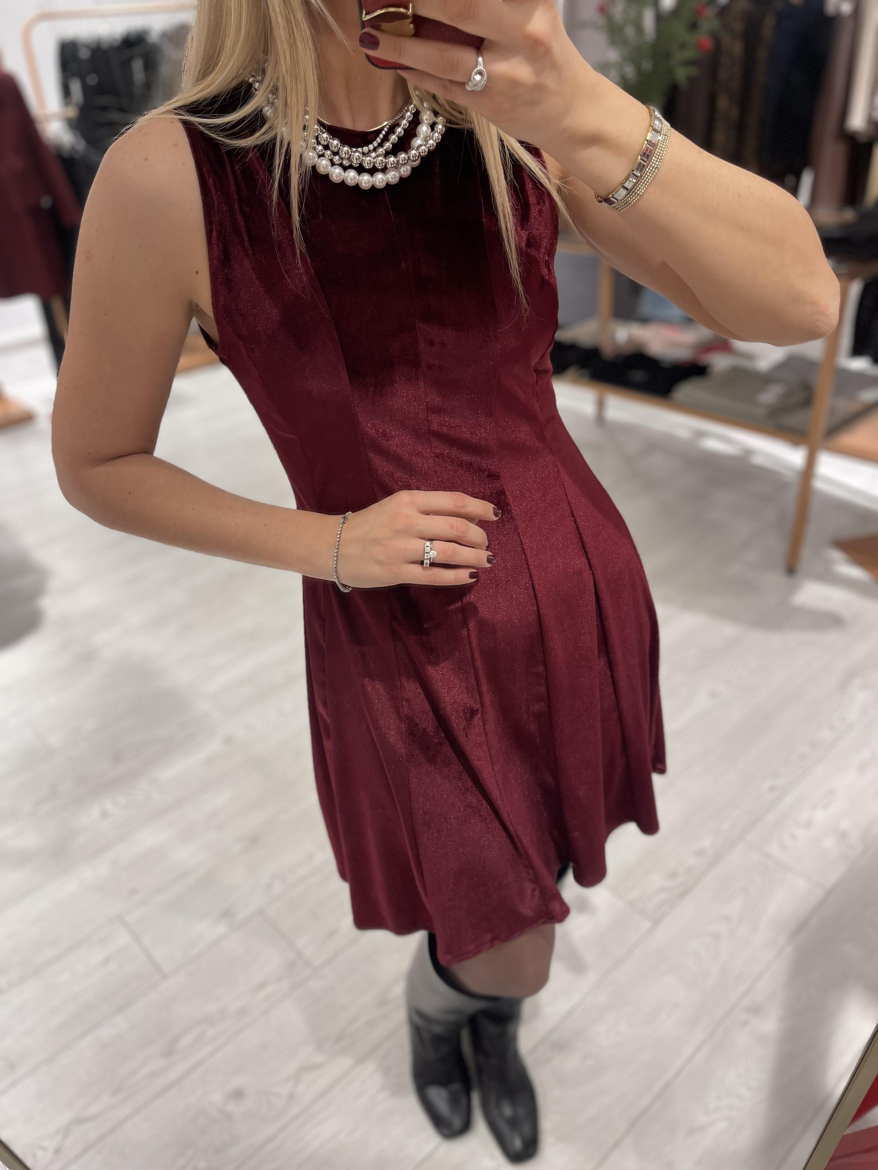 Bordo Volanlı Sıfır Kol Kadife Elbise · 4