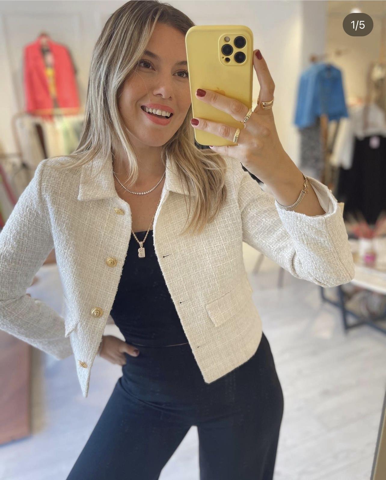 Ekru Gold Düğmeli Kısa Tüvit Ceket